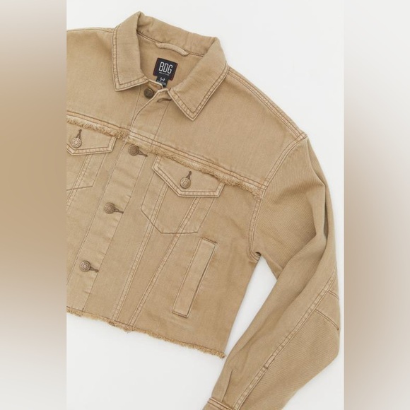 Denim Cropped Trucker Jacket - Picture 3 of 6